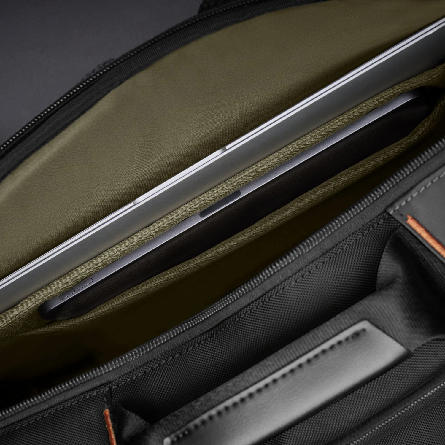 Briggs & Riley ZDX 2.0 Black – Large 55L Expandable 3-Way Convertible Backpack Duffle 20 Briggs & Riley ZDX 2.0 Black – Large 55L Expandable 3-Way Convertible Backpack Duffle - Image 18