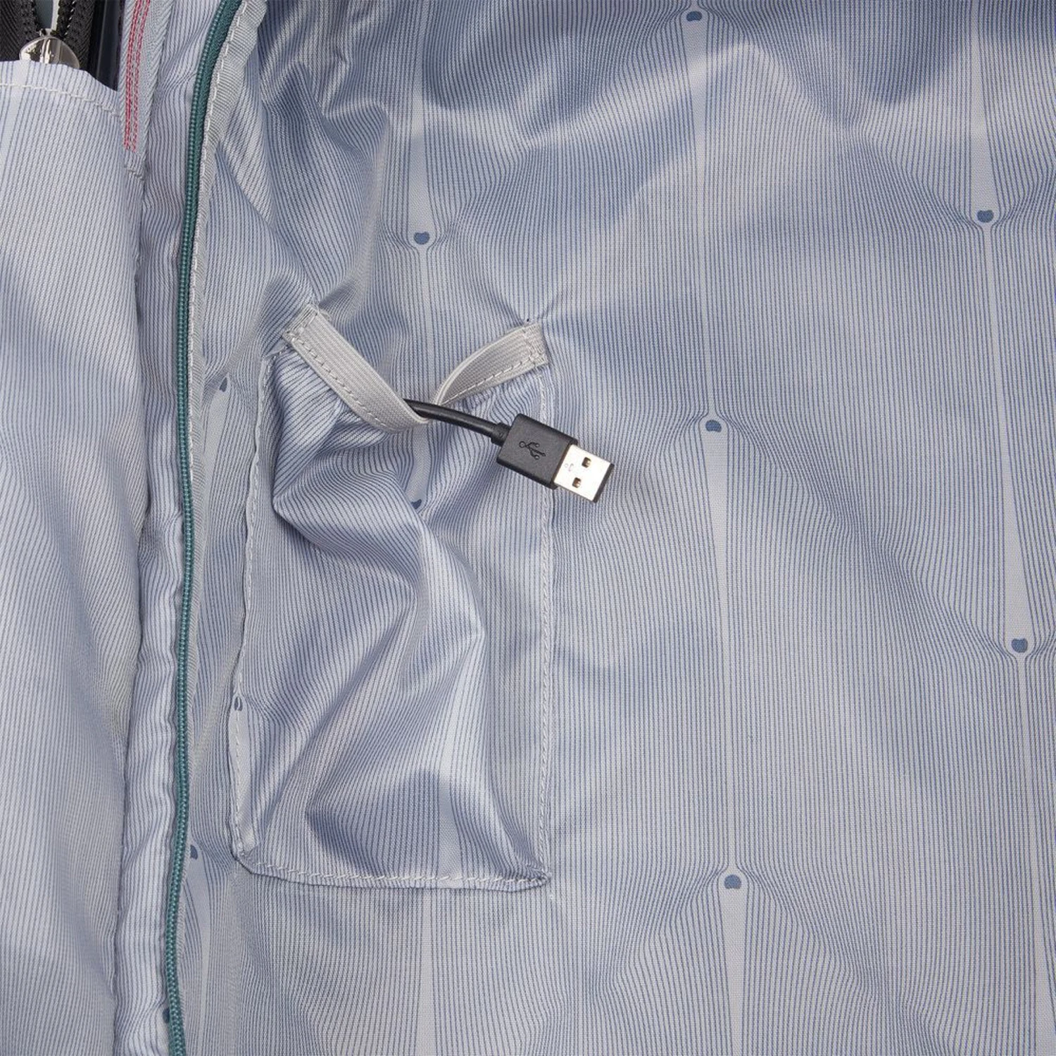 Delsey Cruise 3.0 Expandable Spinner Carry-On 12 Delsey Cruise 3.0 Expandable Spinner Carry-On - Image 10