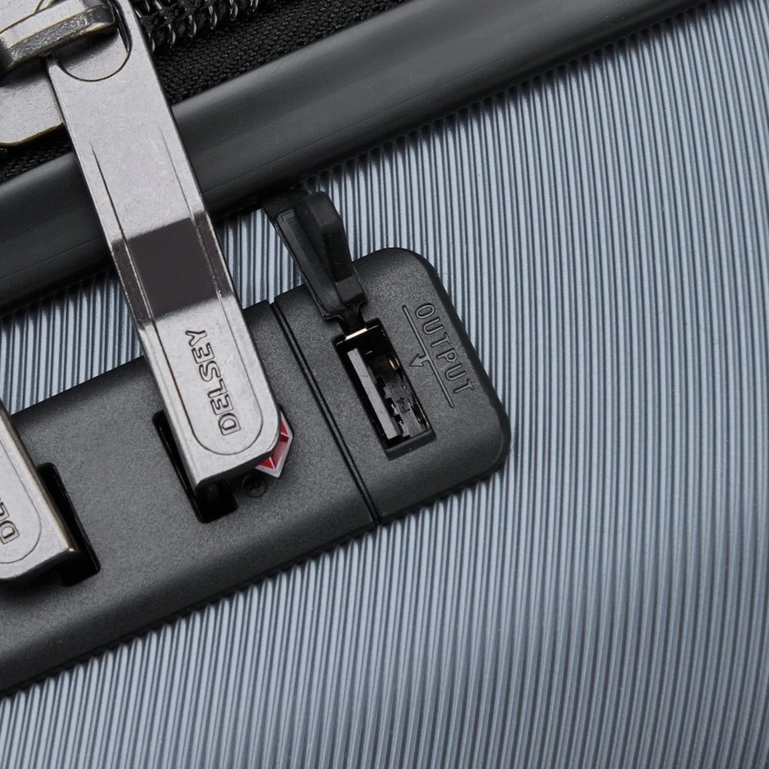 Delsey Cruise 3.0 Expandable Spinner Carry-On 10 Delsey Cruise 3.0 Expandable Spinner Carry-On - Image 8