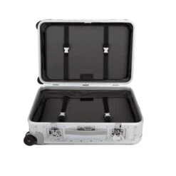 FPM Milano Bank S Spinner 84 Silver Aluminum - Extra Large Check-In Trunk on Wheels 7 FPM Milano Bank S Spinner 84 Silver Aluminum - Extra Large Check-In Trunk on Wheels -Luggage Pros Store FPM Milano Bank S Spinner 84 3