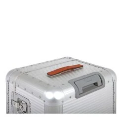 FPM Milano Bank Trunk On Wheels L – Silver Aluminum Extra Large Checked Spinner Luggage -Luggage Pros Store FPM Milano Bank Trunk on Wheels L 11