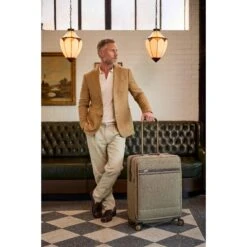 Hartmann Tweed Medium Journey Expandable Spinner – Classic Tan Tweed with Pebbled Leather Details -Luggage Pros Store Hartmann Tweed Medium Journey Expandable Spinner 9