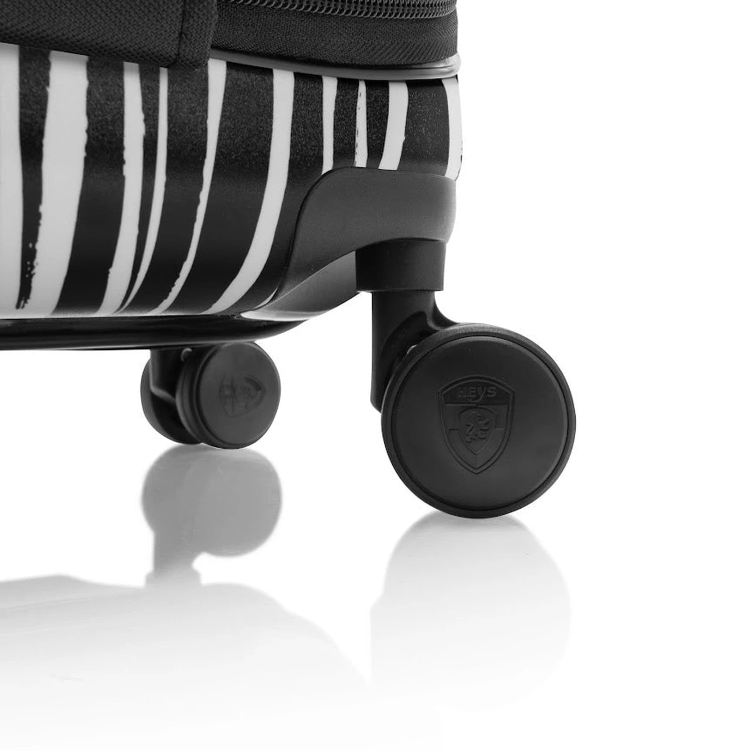 Heys EZ Fashion 3 Piece Spinner Luggage Set – Navy Blue Front-Access Polycarbonate 11 Heys EZ Fashion 3 Piece Spinner Luggage Set – Navy Blue Front-Access Polycarbonate - Image 9