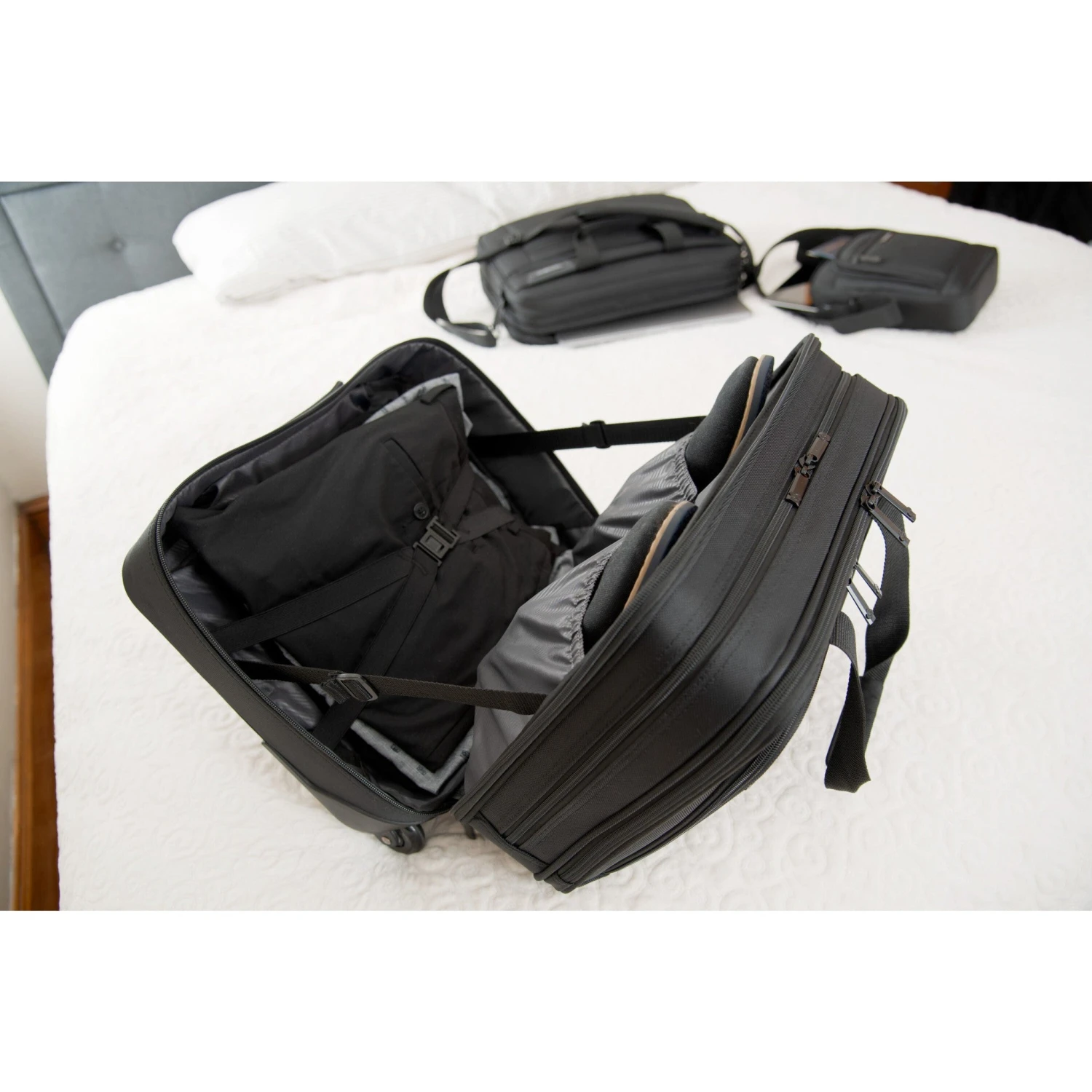 Samsonite Classic Business 2.0 Black 2-Wheeled Briefcase – 15.6” Laptop Overnight Travel Bag 8 Samsonite Classic Business 2.0 Black 2-Wheeled Briefcase – 15.6” Laptop Overnight Travel Bag - Image 6