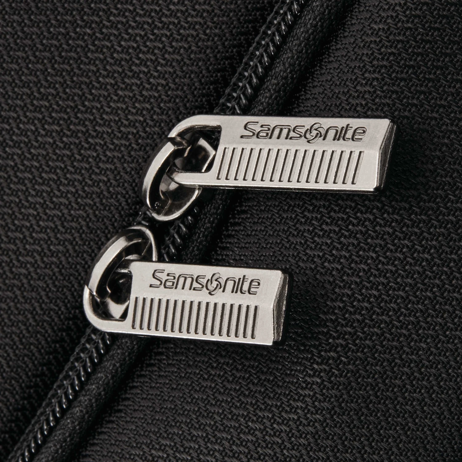 Samsonite Tectonic Sweetwater Black 17" Laptop Backpack - USB Charging Port & SmartSleeve Travel Pack 7 Samsonite Tectonic Sweetwater Black 17" Laptop Backpack - USB Charging Port & SmartSleeve Travel Pack - Image 5