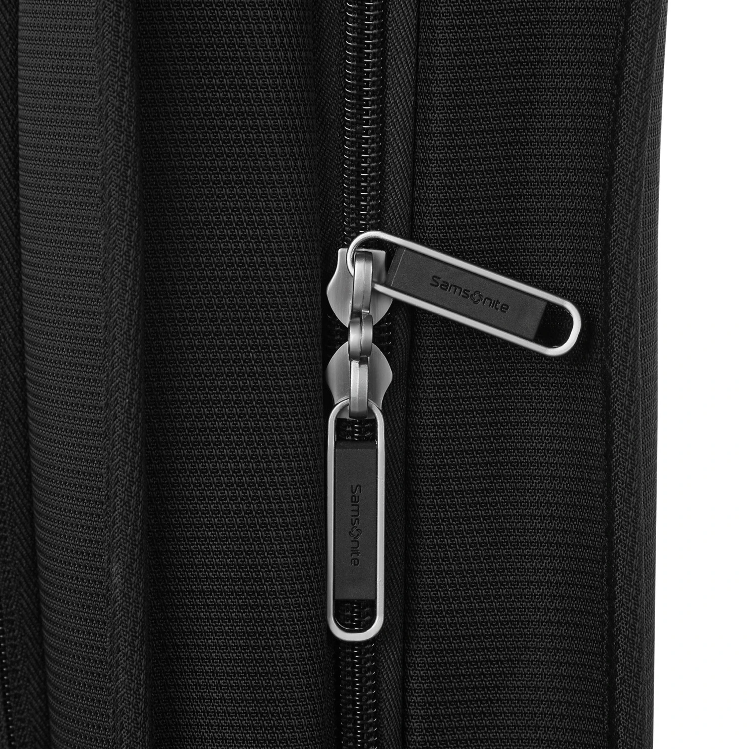 Samsonite UpLift Softside Bifold Garment Bag 7 Samsonite UpLift Softside Bifold Garment Bag - Image 5