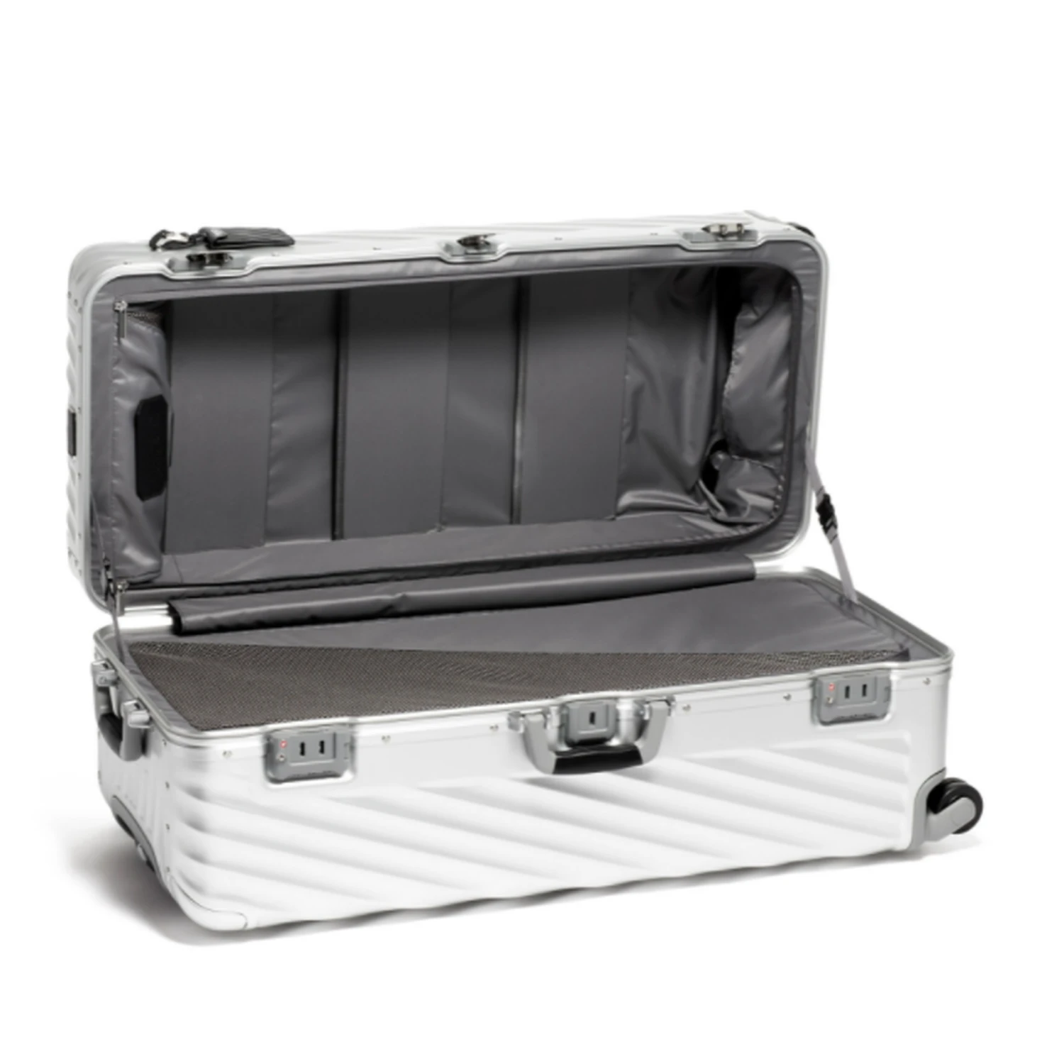 TUMI 19 Degree Aluminum Silver Rolling Trunk – Heavy-Duty Extra Large Checked Luggage 6 TUMI 19 Degree Aluminum Silver Rolling Trunk – Heavy-Duty Extra Large Checked Luggage - Image 4