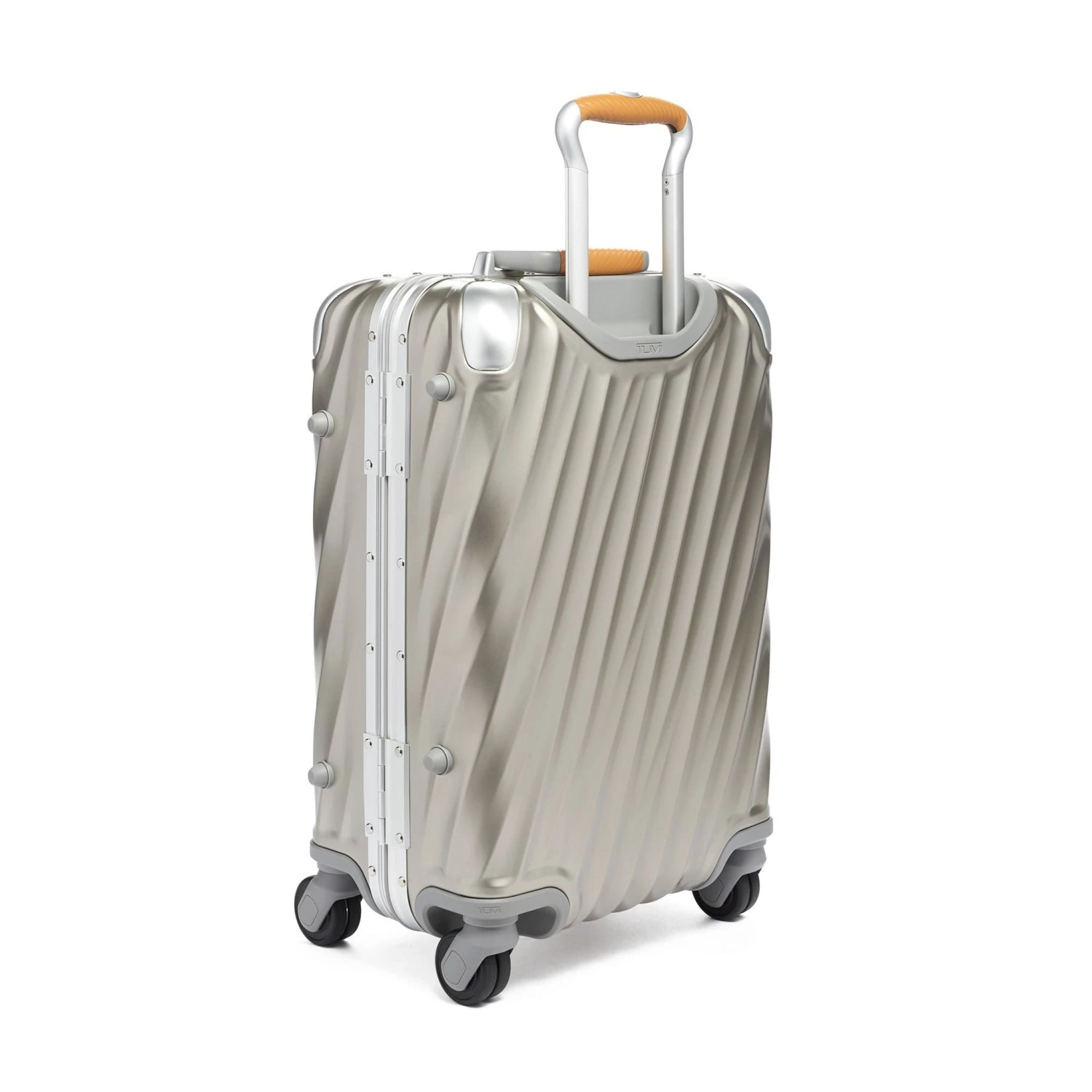 TUMI 19 Degree Titanium Silver International Carry-On – Hardside Spinner with Carbon Fiber Accents 6 TUMI 19 Degree Titanium Silver International Carry-On – Hardside Spinner with Carbon Fiber Accents - Image 4