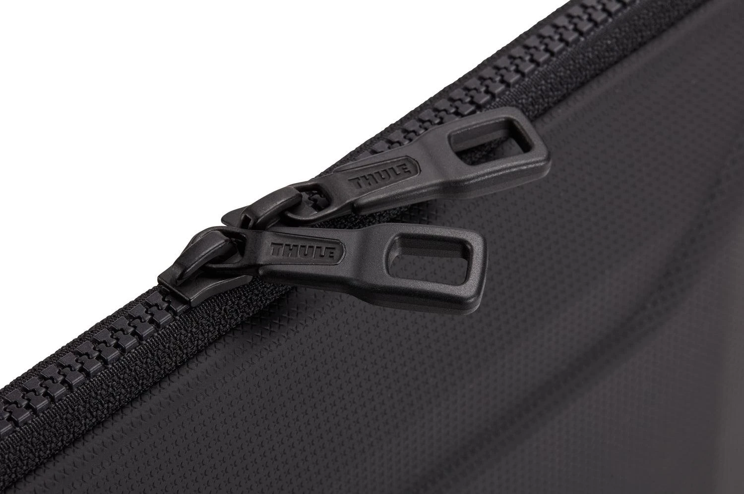 Thule Gauntlet 16" MacBook Pro Sleeve – Black Molded Rugged Clamshell Laptop Case 9 Thule Gauntlet 16" MacBook Pro Sleeve – Black Molded Rugged Clamshell Laptop Case - Image 7