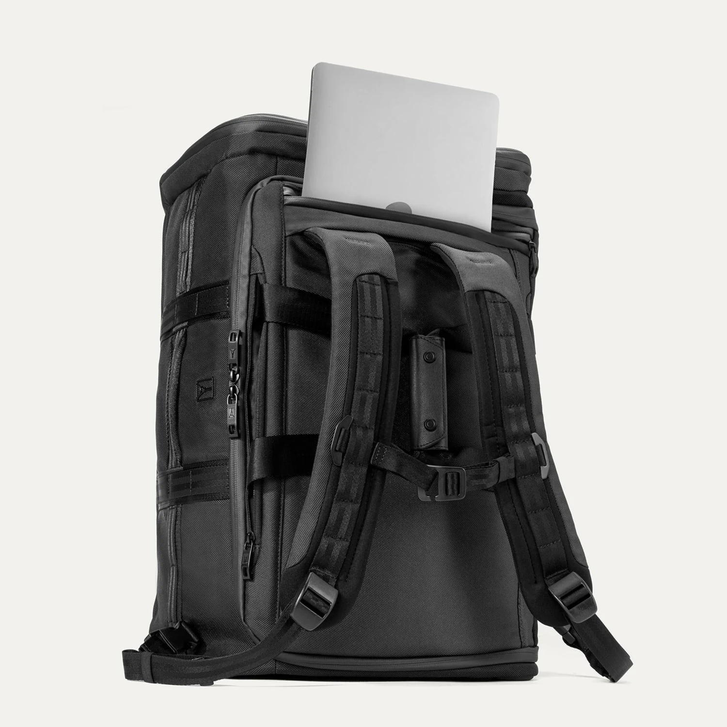 Travelpro Altitude Shadow Black ECOFAB – Convertible 2-in-1 Duffel & Backpack Travel Bag 14 Travelpro Altitude Shadow Black ECOFAB – Convertible 2-in-1 Duffel & Backpack Travel Bag - Image 12