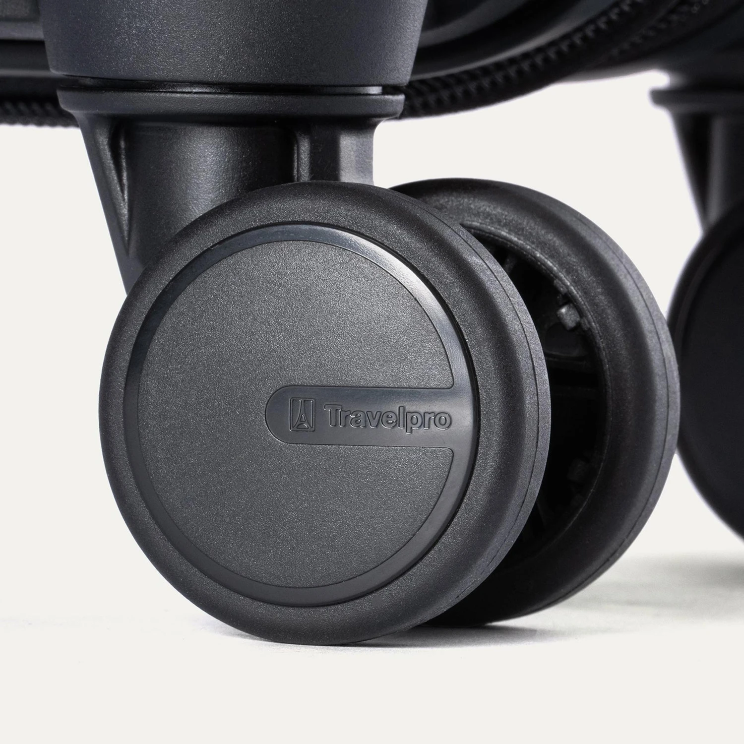 Travelpro Maxlite Air V2 Compact Carry-on Expandable Spinner 18 Travelpro Maxlite Air V2 Compact Carry-on Expandable Spinner - Image 16